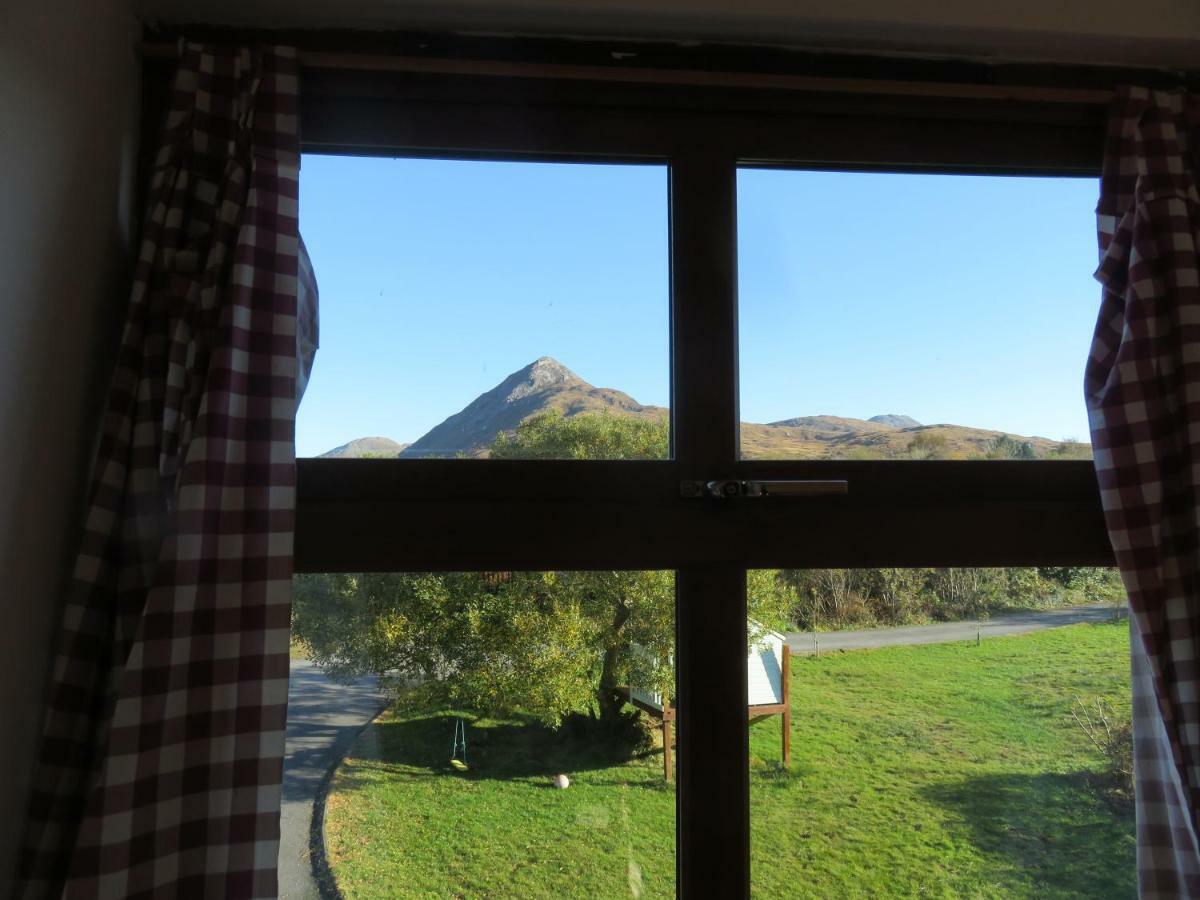 Letterfrack Farm Cottage In Village On A Farm Beside Connemara National Park Eksteriør bilde