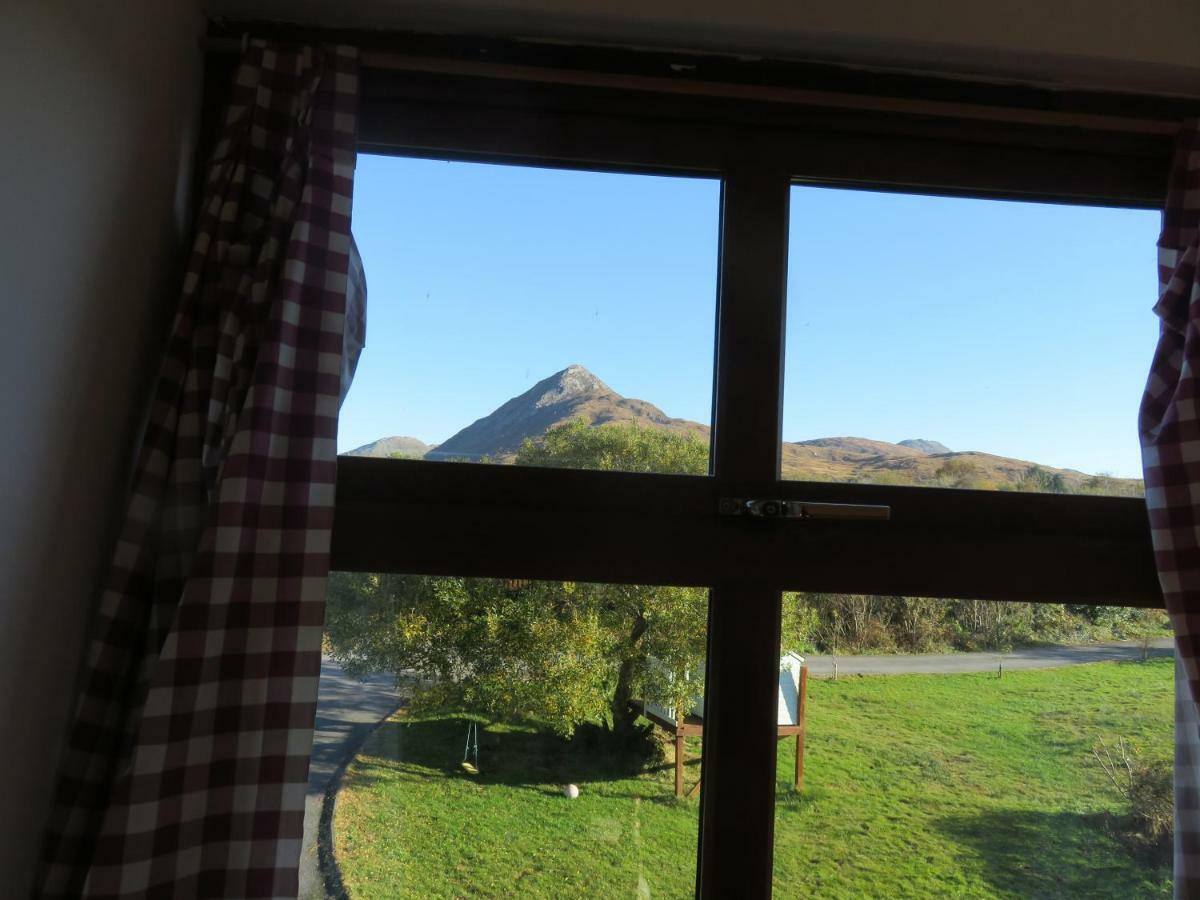 Letterfrack Farm Cottage In Village On A Farm Beside Connemara National Park Eksteriør bilde